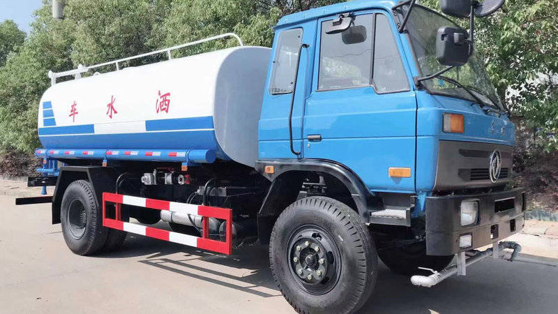 Water Truck EURO 3 Truck သည် သဘာဝပတ်ဝန်းကျင်အတွက်ဖြစ်သည်။