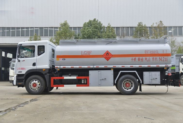 12CBM 10TON ဒီဇယ်ဓာတ်ဆီတင်ကား ထရပ်