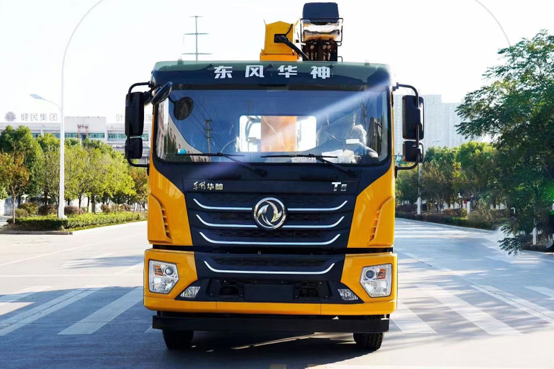 8 Ton Dongfeng 1 Pull Cars 2 Tow Wrecker Truck