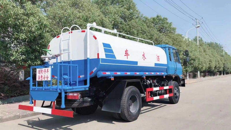 Water Truck EURO 3 Truck သည် သဘာဝပတ်ဝန်းကျင်အတွက်ဖြစ်သည်။