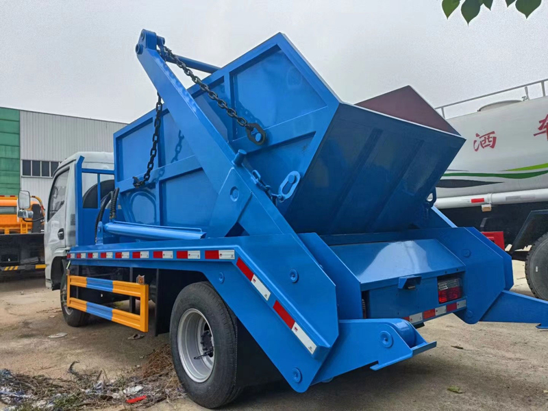 သန့်ရှင်းရေးအတွက် Swing Arm Side Hang Up Type Garbage Truck