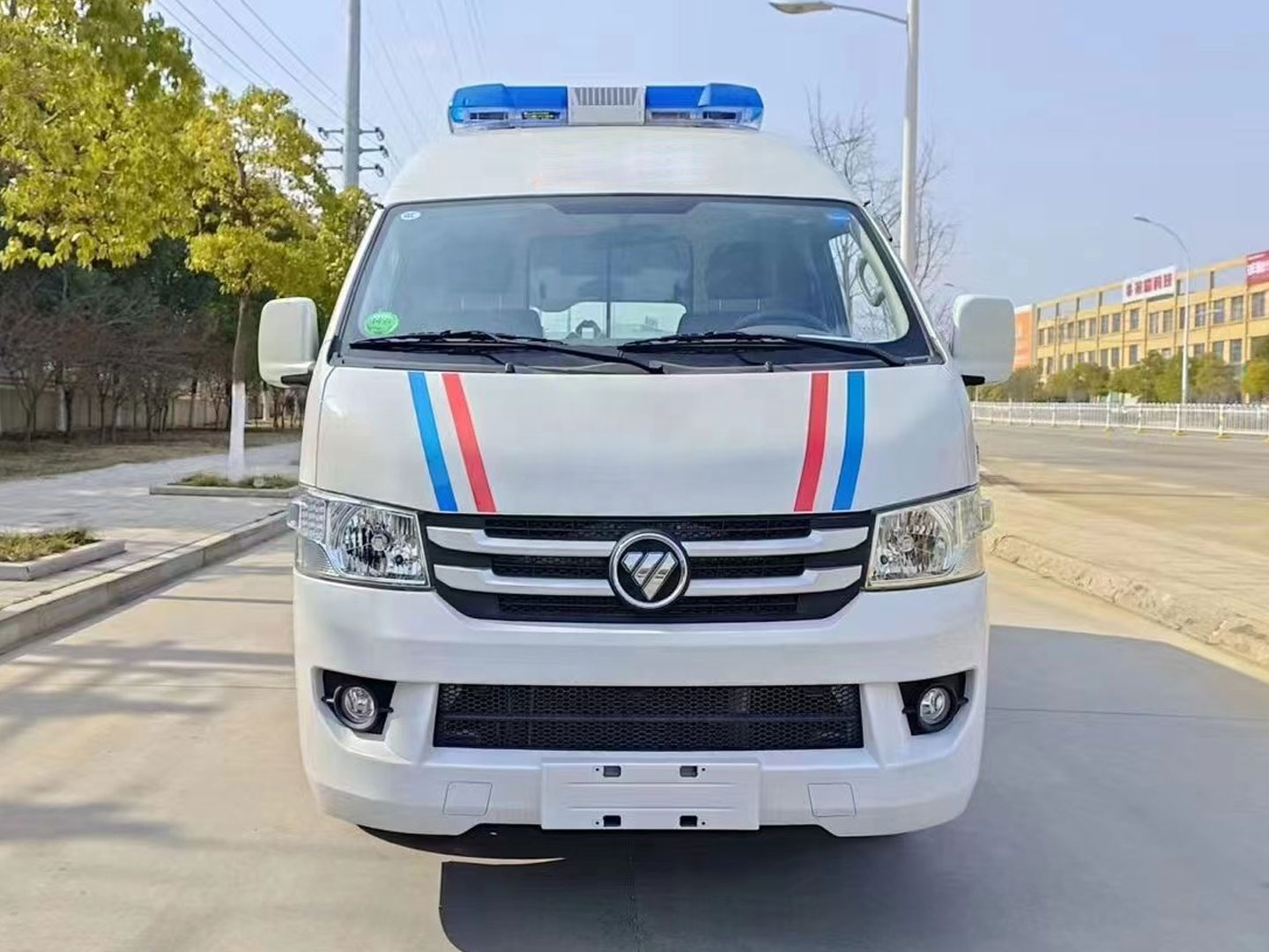 FOTON G7 လူနာတင်ယာဉ်စက်ပစ္စည်း Ven Tilator အသစ်ဆေးဘက်ဆိုင်ရာလူနာတင်ကား