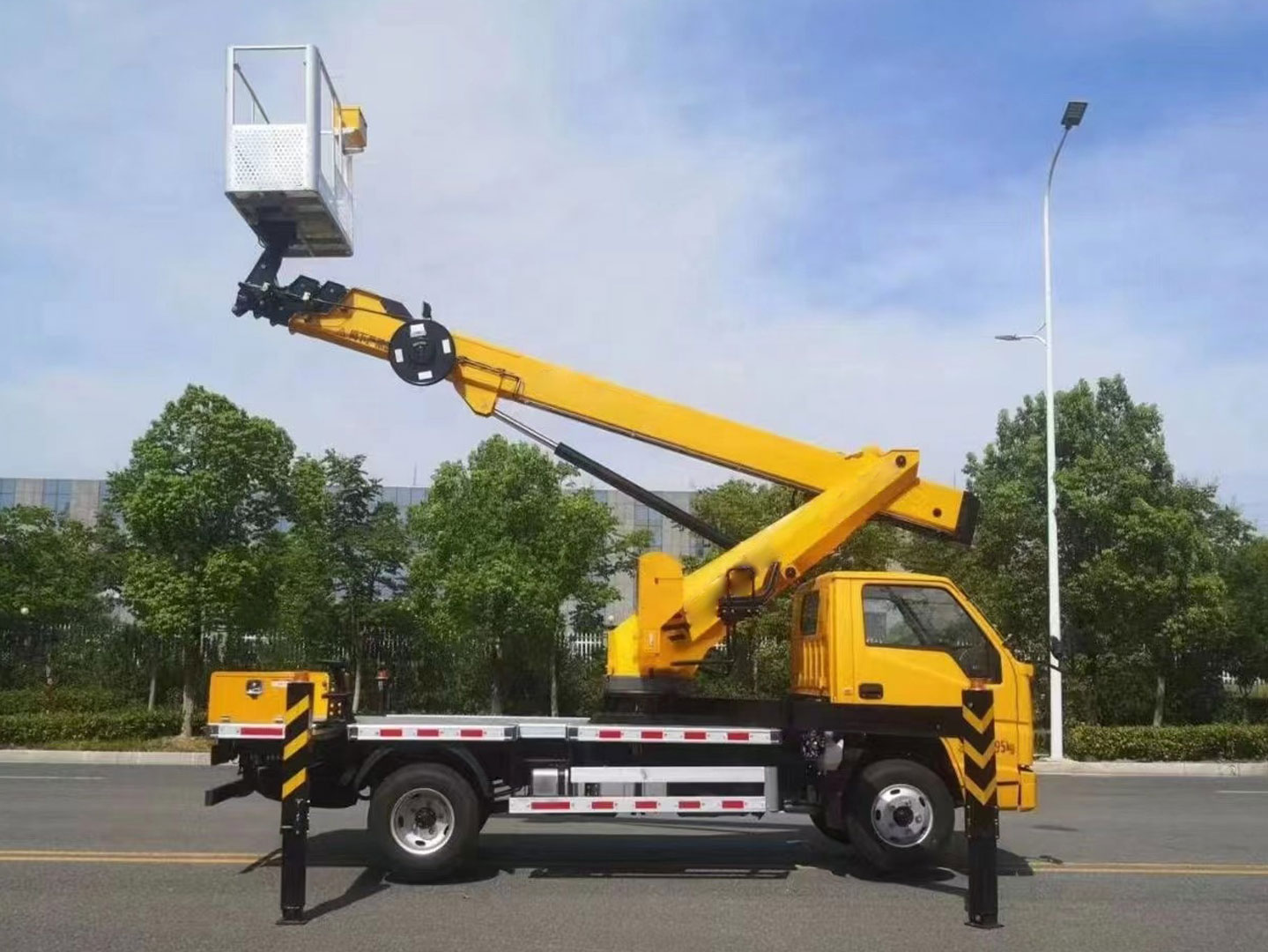 30m Bucket Truck Aerial Work Platform Truck အသစ်