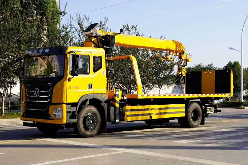 8 Ton Dongfeng 1 Pull Cars 2 Tow Wrecker Truck