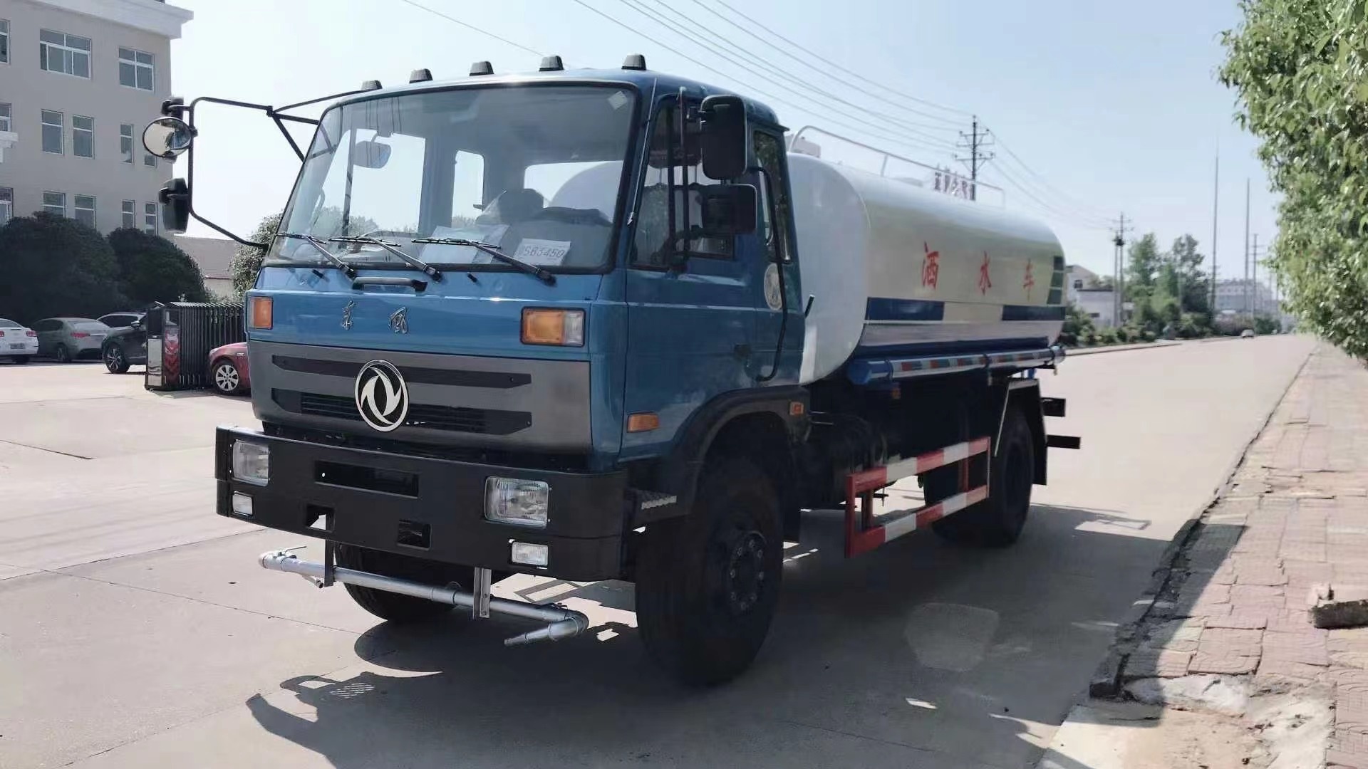 Water Truck EURO 3 Truck သည် သဘာဝပတ်ဝန်းကျင်အတွက်ဖြစ်သည်။